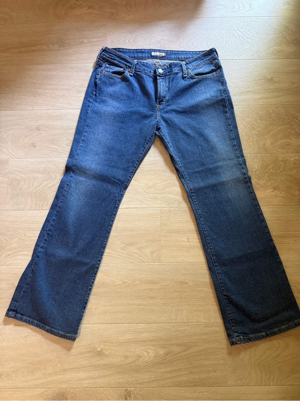 Levi's 545 Women's Dark Blue Low-rise Bootcut Jeans